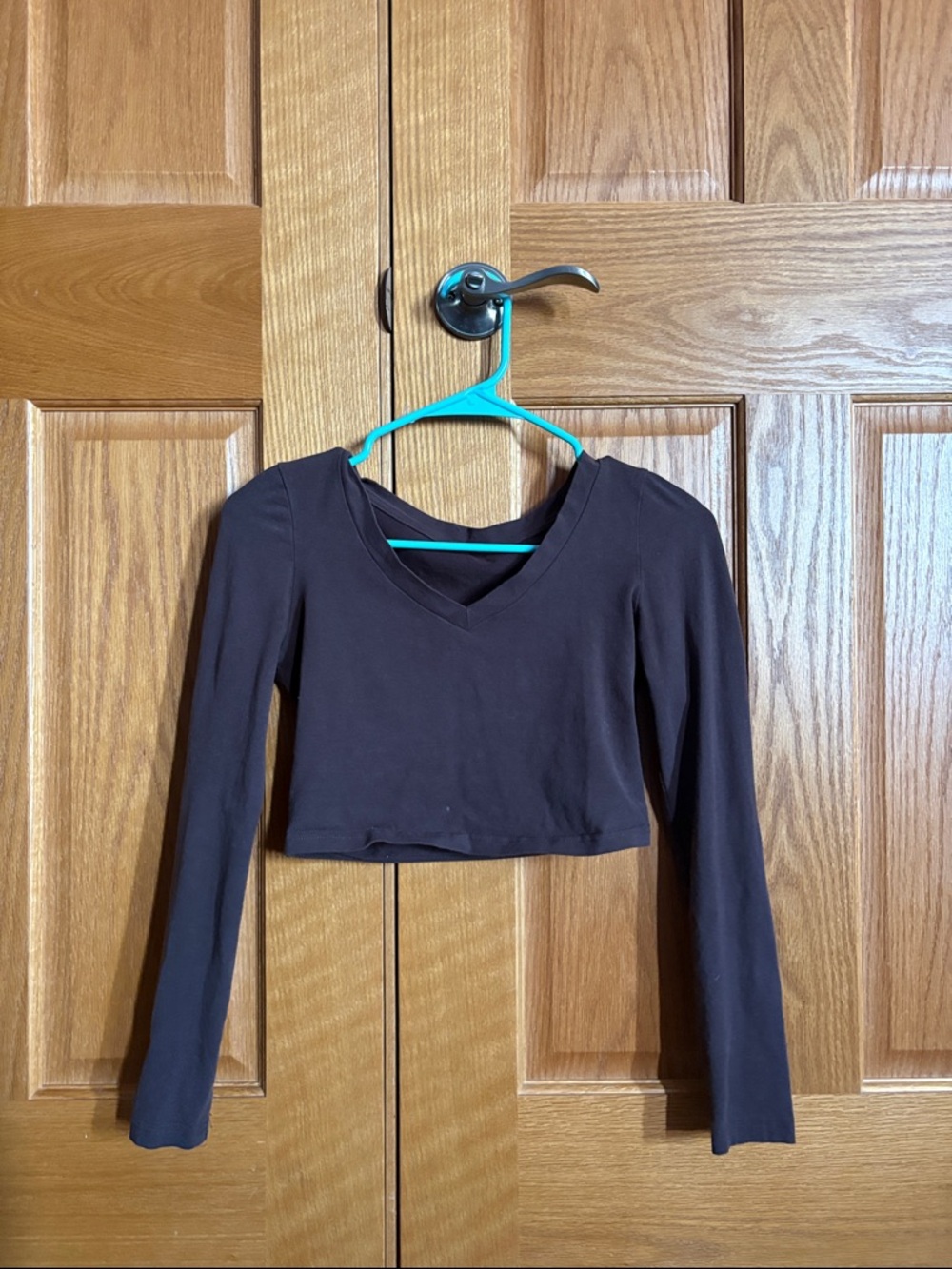 SHEIN Black Long Sleeve V-Neck Crop Top